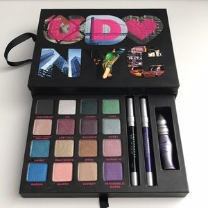(NIB) Urban Decay Book of Shadows Vol III